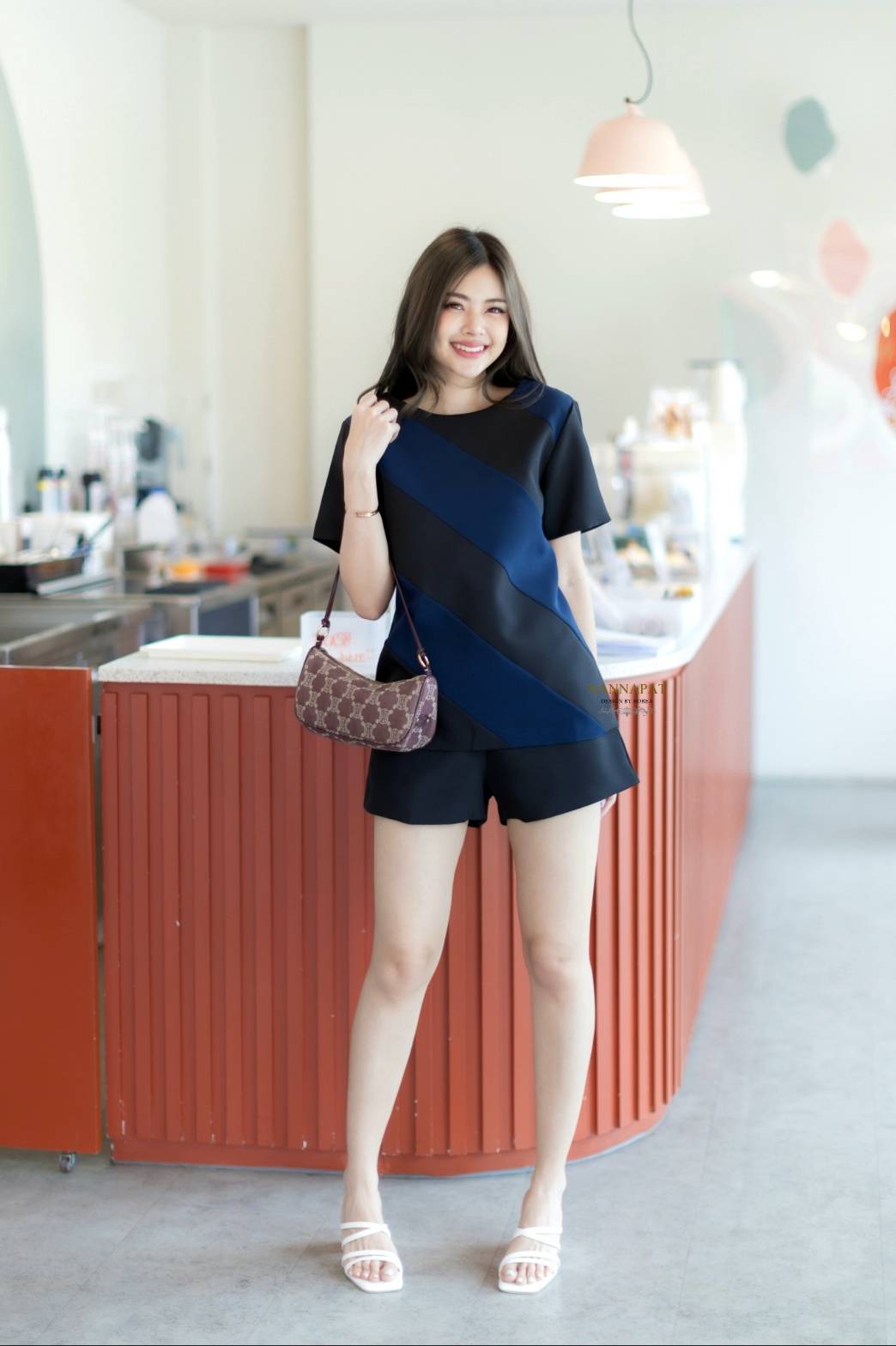 เสื้อทูโทน ซิปหลัง ดีไซน์ตัดลายเฉียง