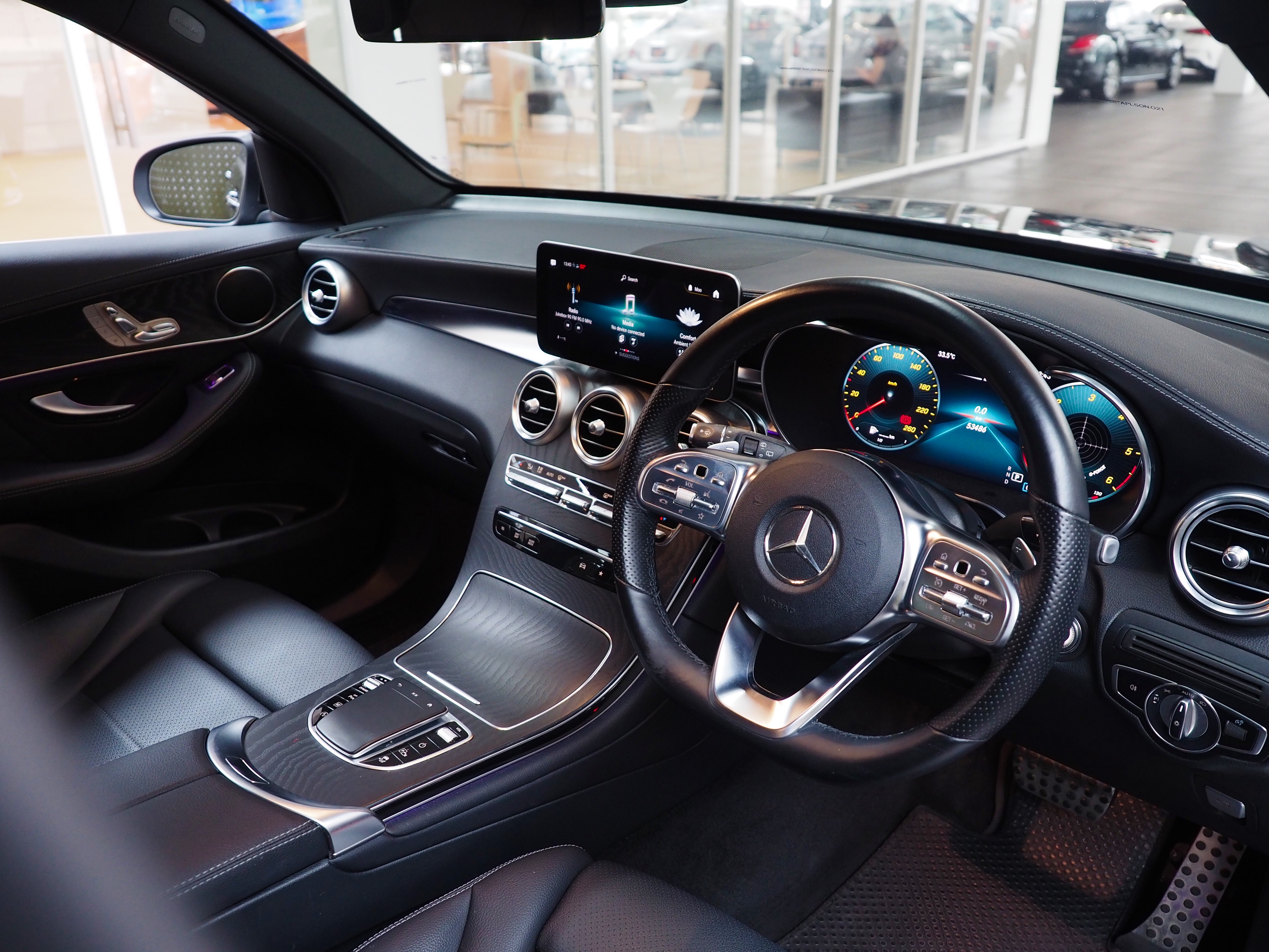 จองแล้ว GLC220d AMG Dynamic W253