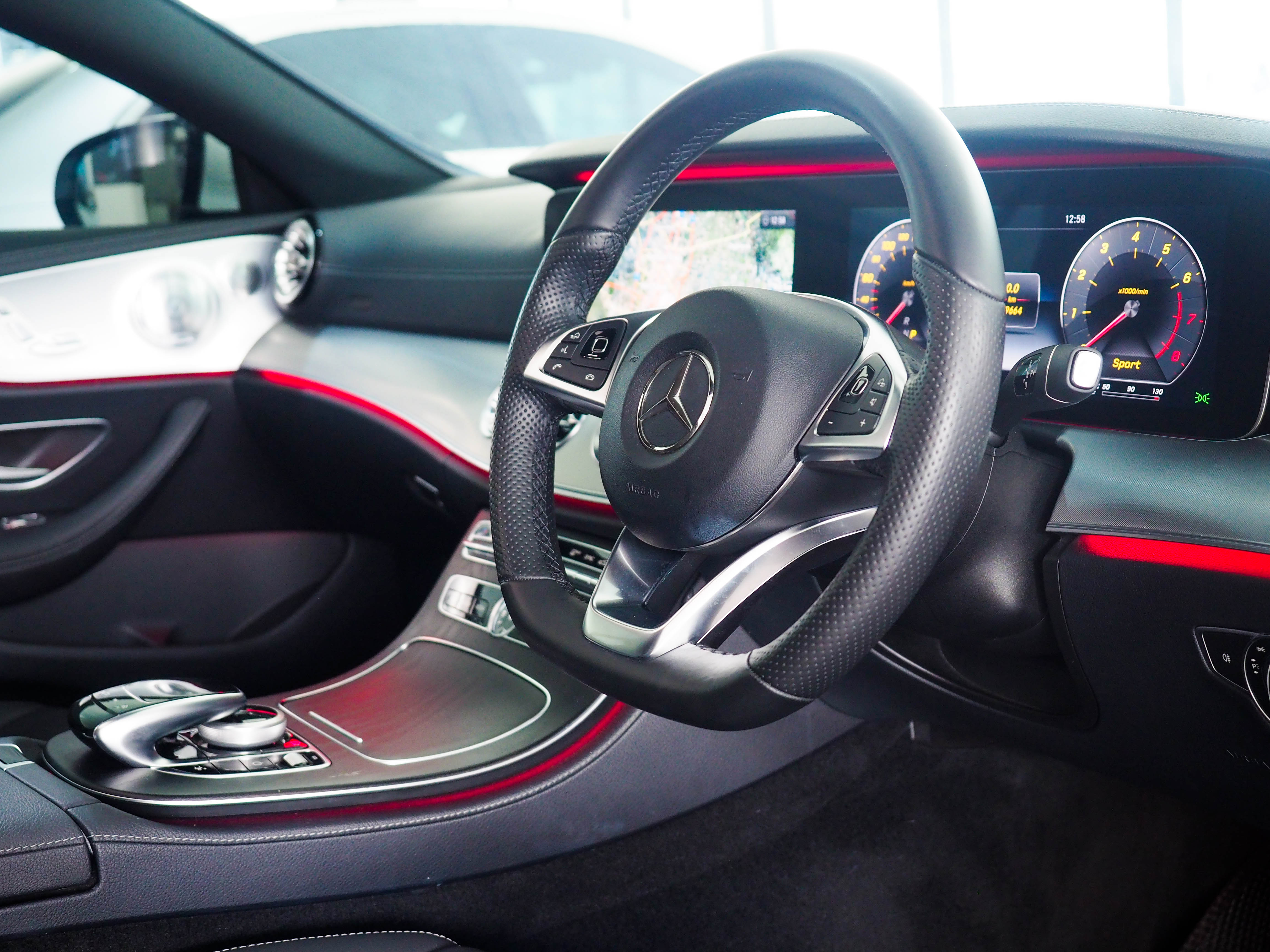 จองแล้ว E300 Coupe AMG W238