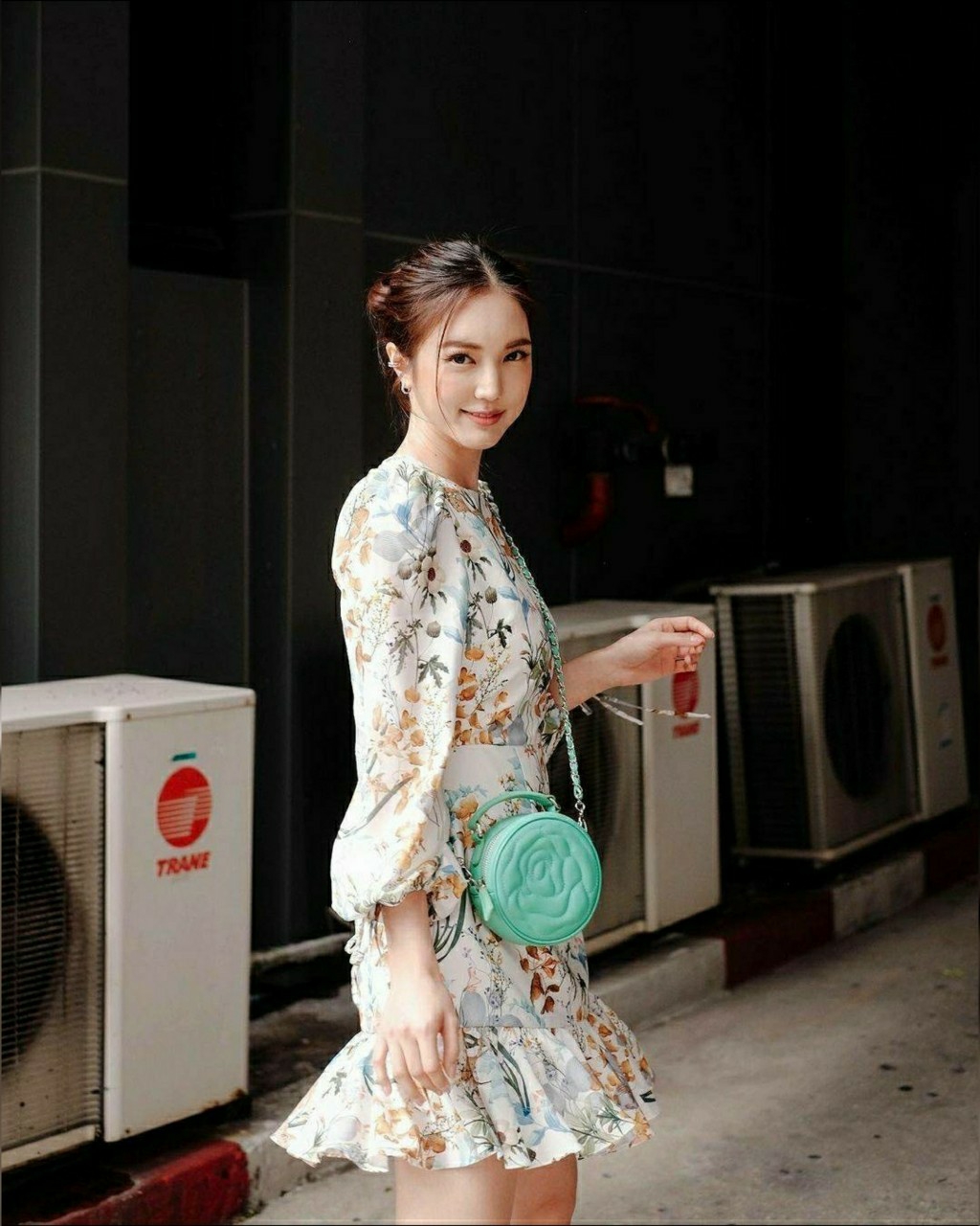 เดรสซิปหลังสีดอกไม้