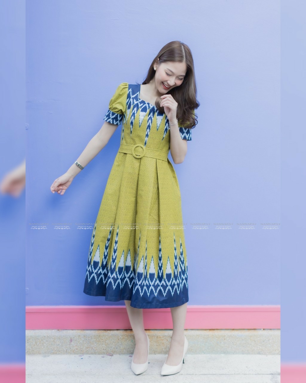 เดรสซิปหลัง แต่งเข็มขัด