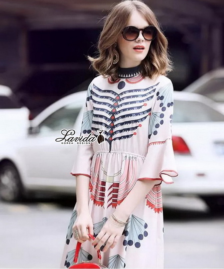 Maxi Dress คอสูงแขนระบายวินเทจ