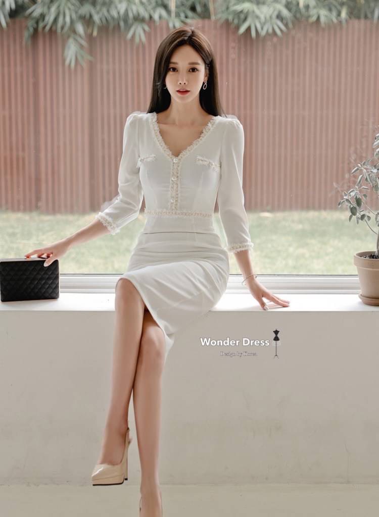 เดรสผ้ายืดเนื้อหนาสีขาว