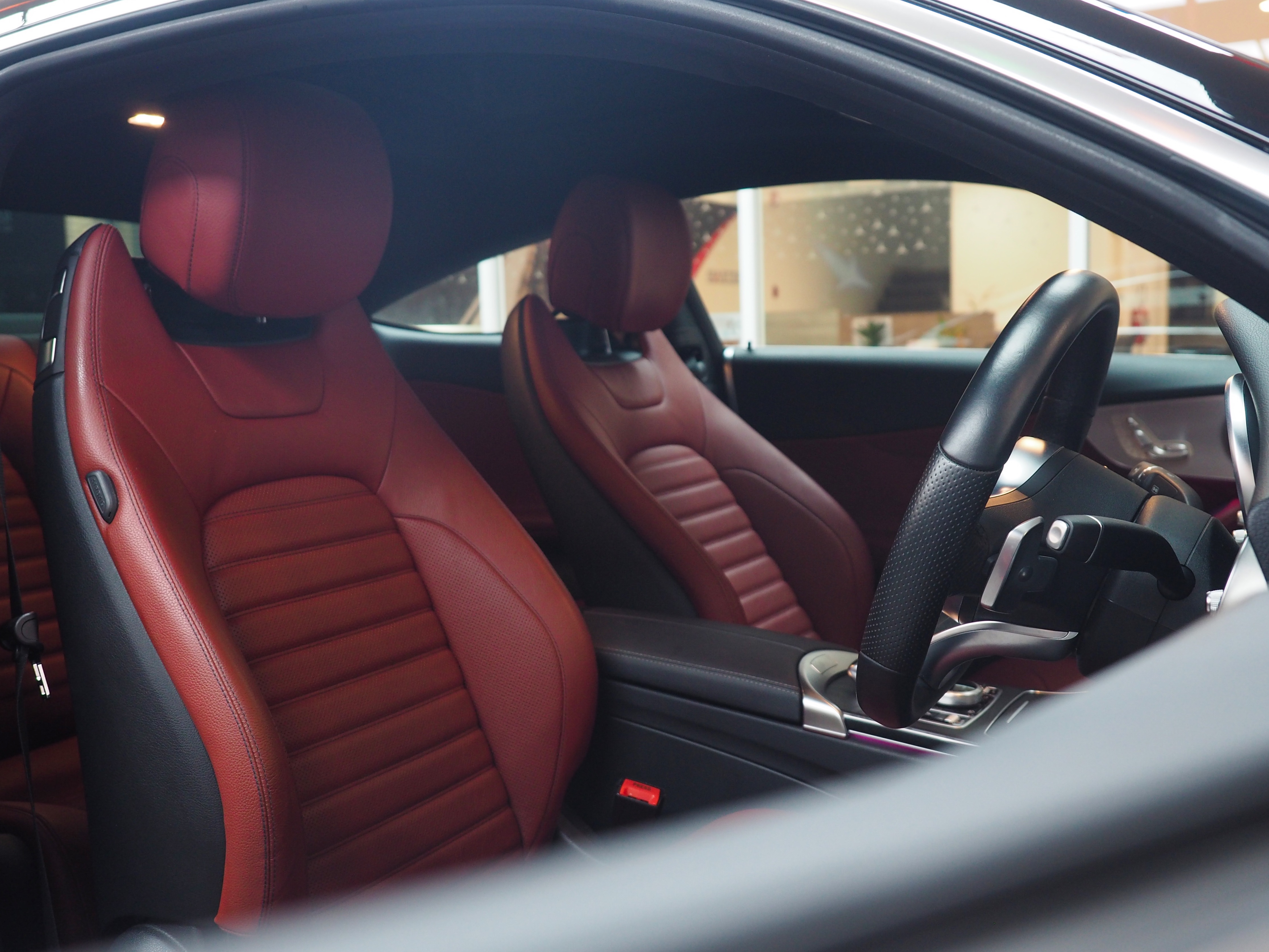 จองแล้ว C200 Coupe AMG W205