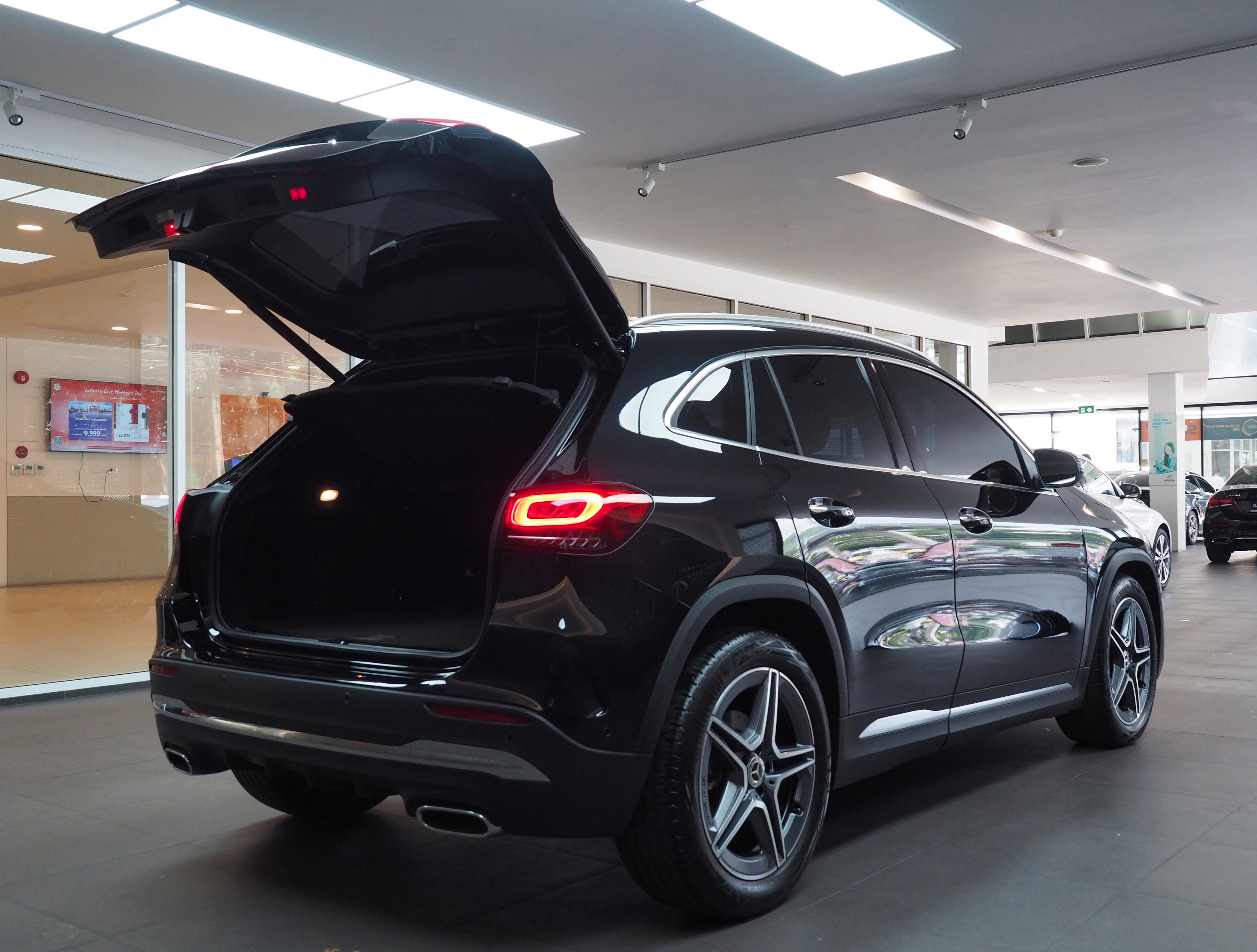 จองแล้ว GLA200 AMG Dynamic W247