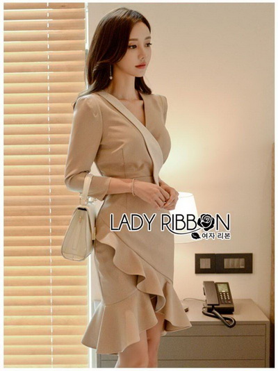 Crepe Dress เดรสผ้าเครปสีเบจทรงปาดข้างตกแต่งระบาย