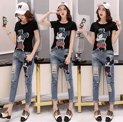 Jeans Set เซ็ตเสื้อยืดสีขาวพิมพ์ลายมิกกี้เมาส์และกางเกงยีนส์ทรงสกินนี่