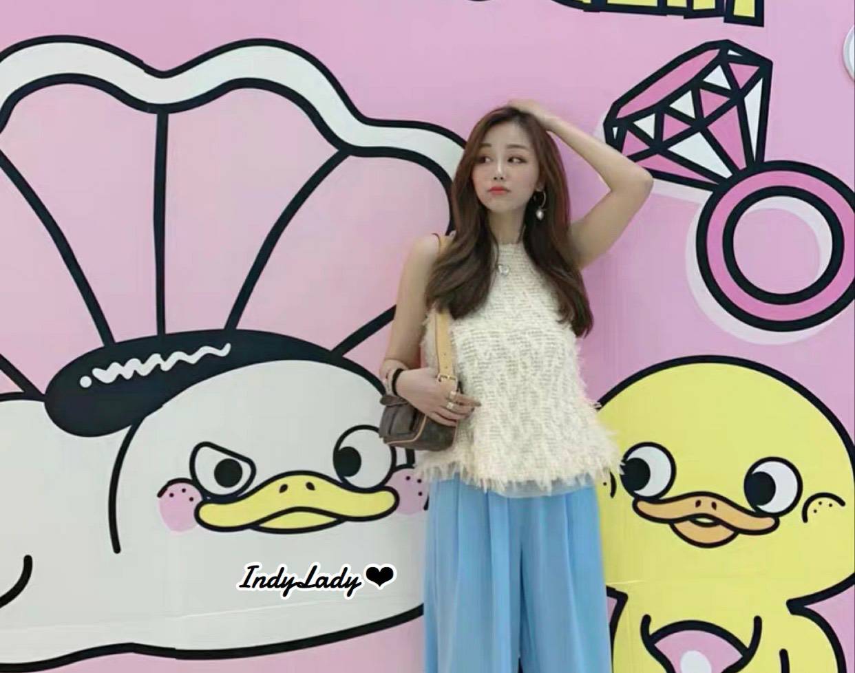 เสื้อแขนกุด ดีไซน์น่ารัก แต่งผ้ามุ้ง