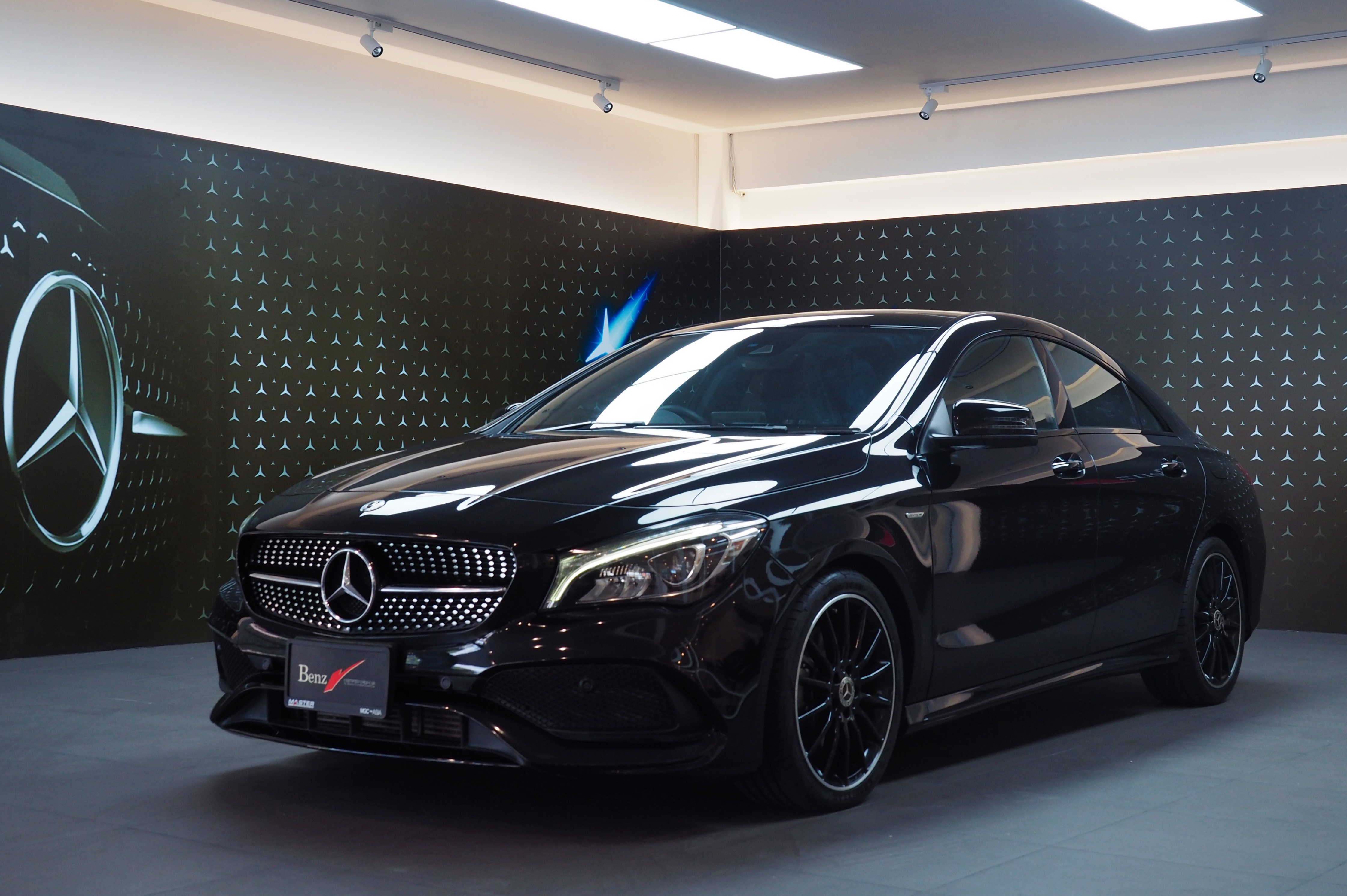 จองแล้ว CLA250 AMG Night Edition W117