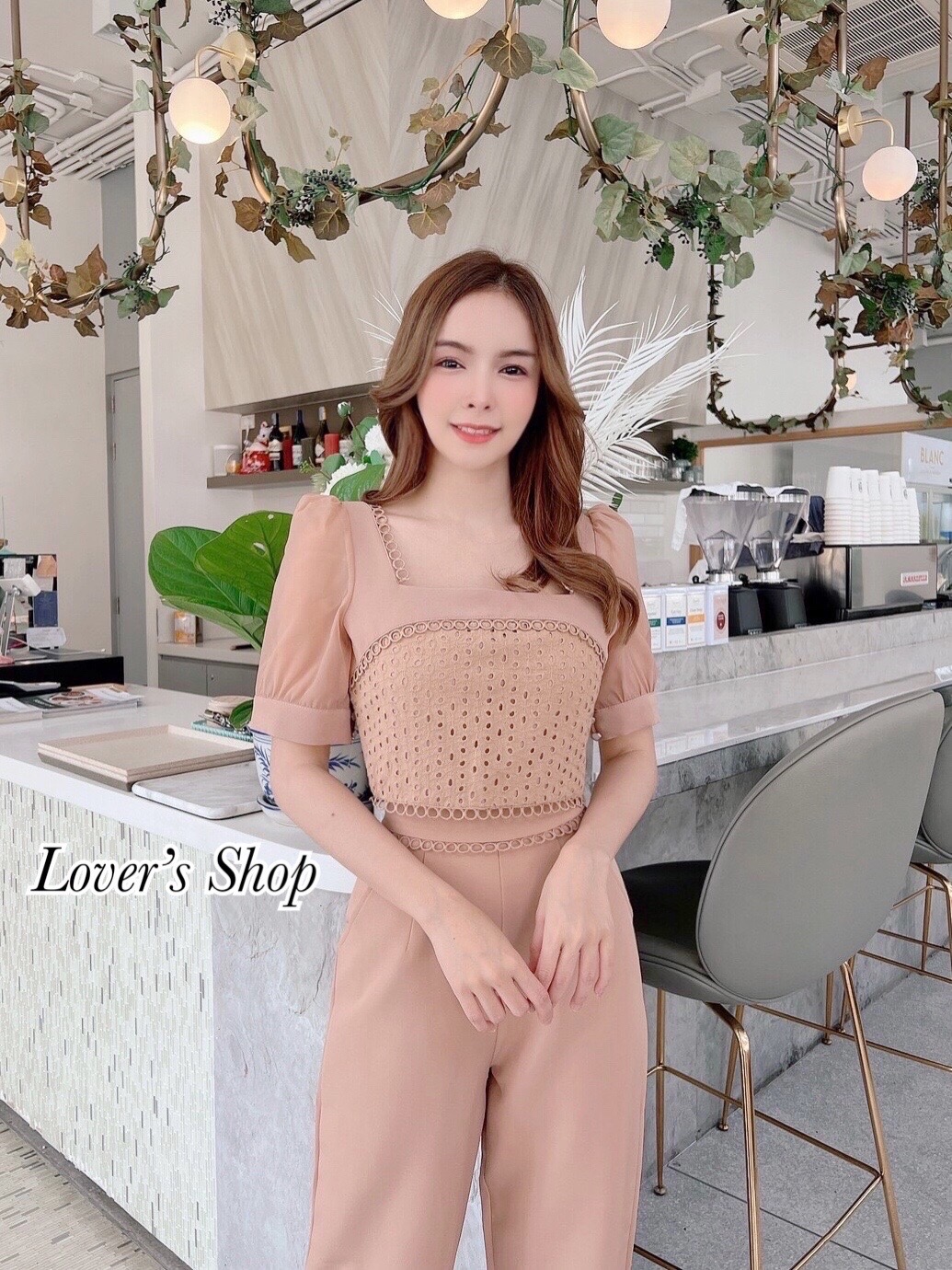 เสื้อครอปแขนสั้น