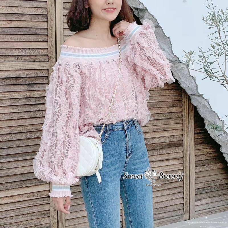 เสื้อลูกไม้เปิดไหล่แขนยาว
