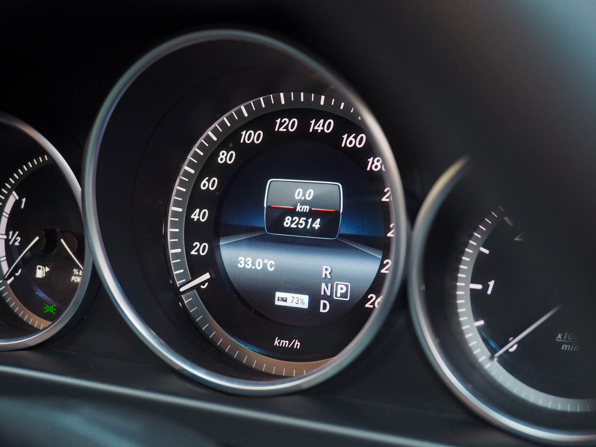 จองแล้ว E300 Bluetec Hybrid Exclusive W212