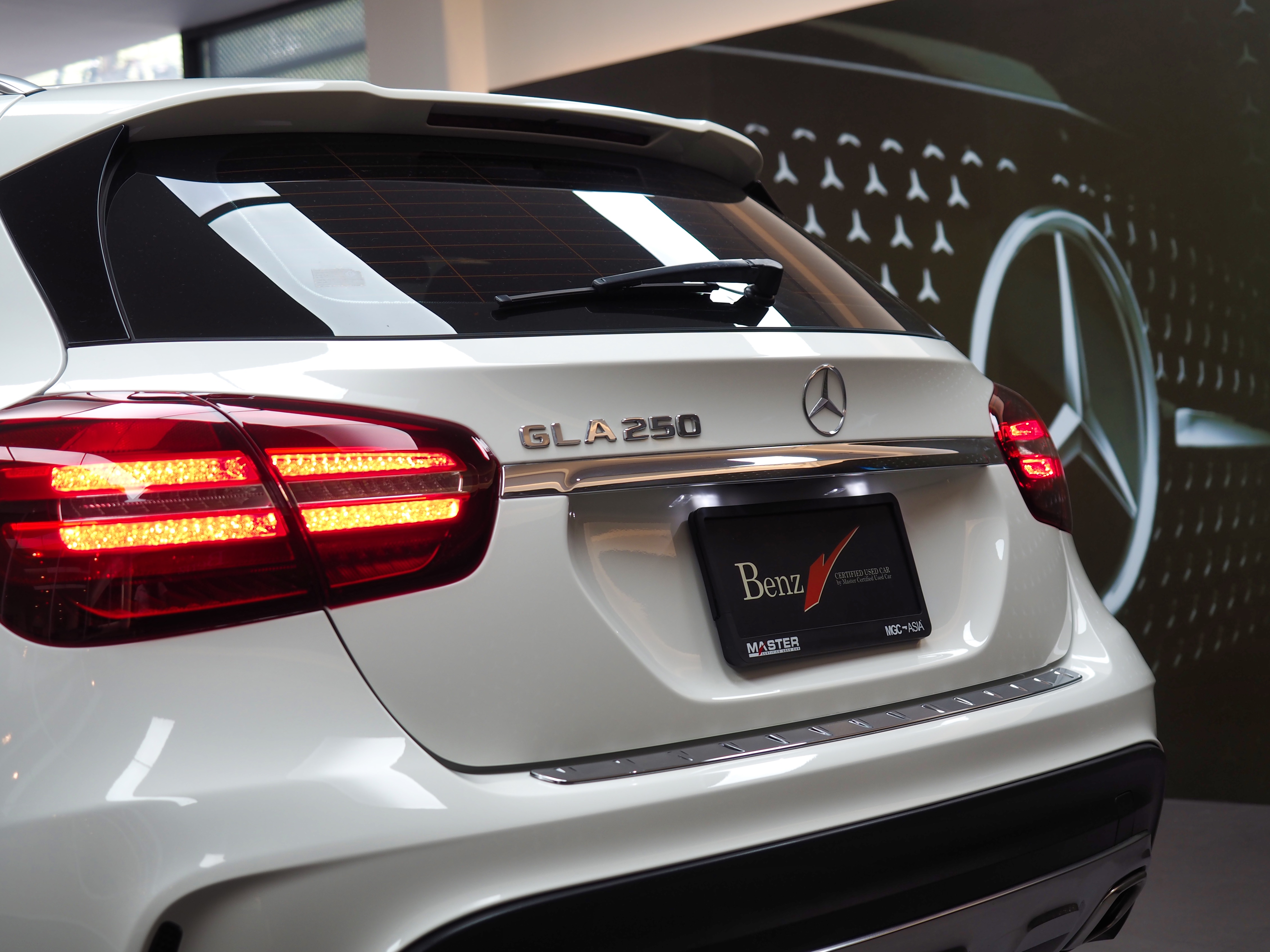 จองแล้ว GLA250 AMG Dynamic W156