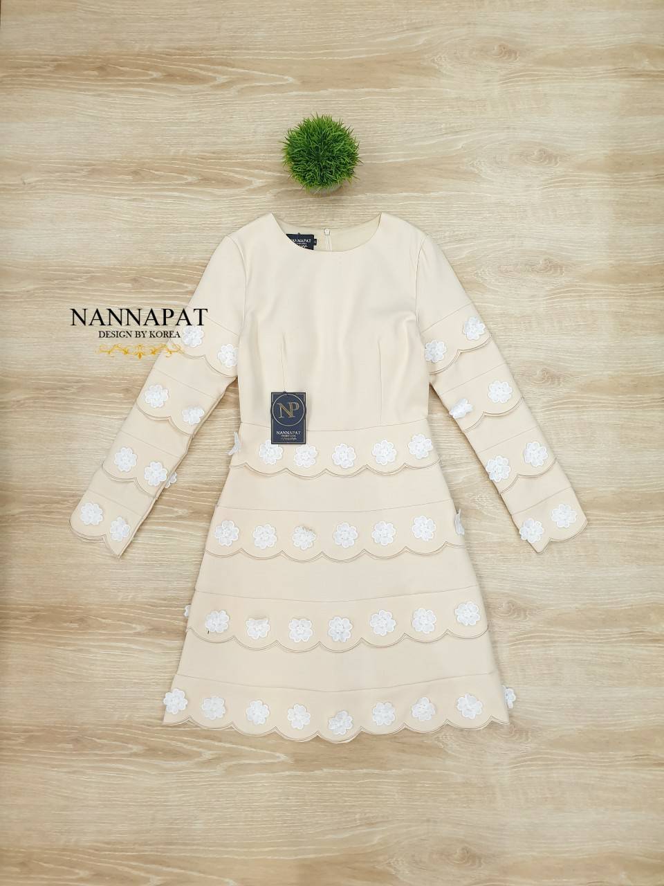 งานซิปหลังปักดอกไม่ทั้งตัว