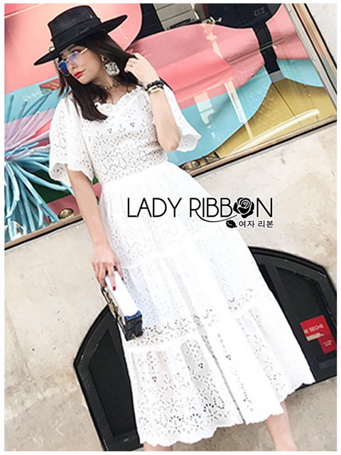 เดรสผ้าคอตตอนสีขาวฉลุลายตกแต่งระบายสไตล์คลาสสิก