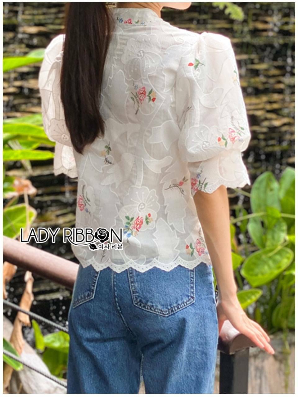 เสื้อแฟชั่นผ้าออแกนซ่าสีขาวลายดอก