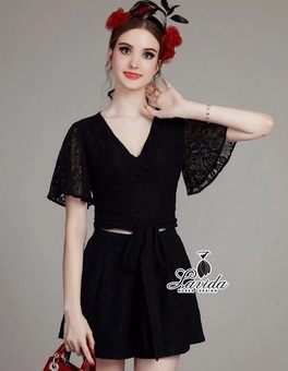 Lady Ribbon Online ขายส่งเสื้อผ้าออนไลน์ เสื้อผ้า Lavida LV05040816 🍭Korea Design By Lavida luxury lace trumpet sleeve V-neck Top short pants lace set