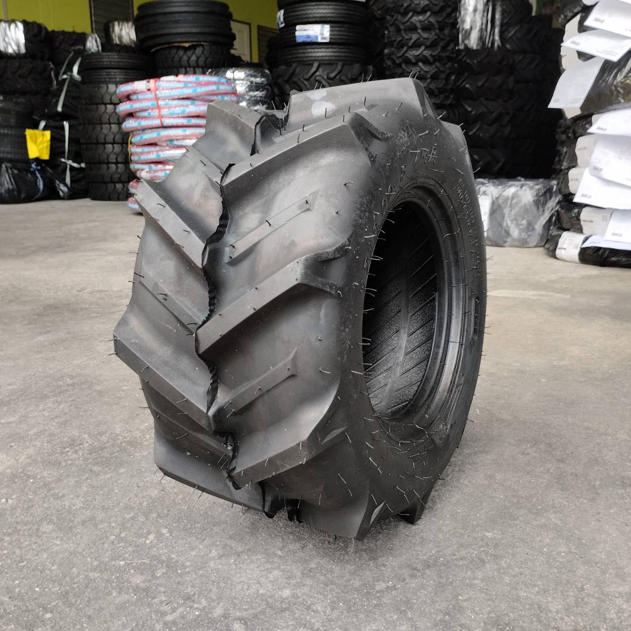 ยางรถอุตสาหกรรมและการเกษตร ขนาด 17x8.00-8 4PR ยี่ห้อ ATEX