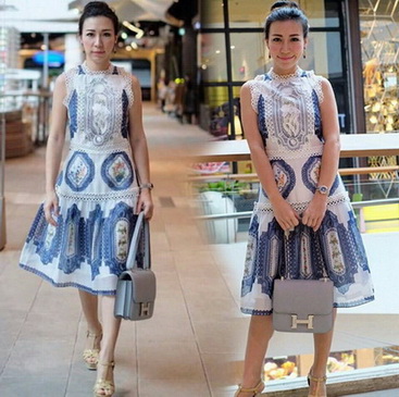 เดรสผ้าเครปพิมพ์ลายตกแต่งลูกไม้