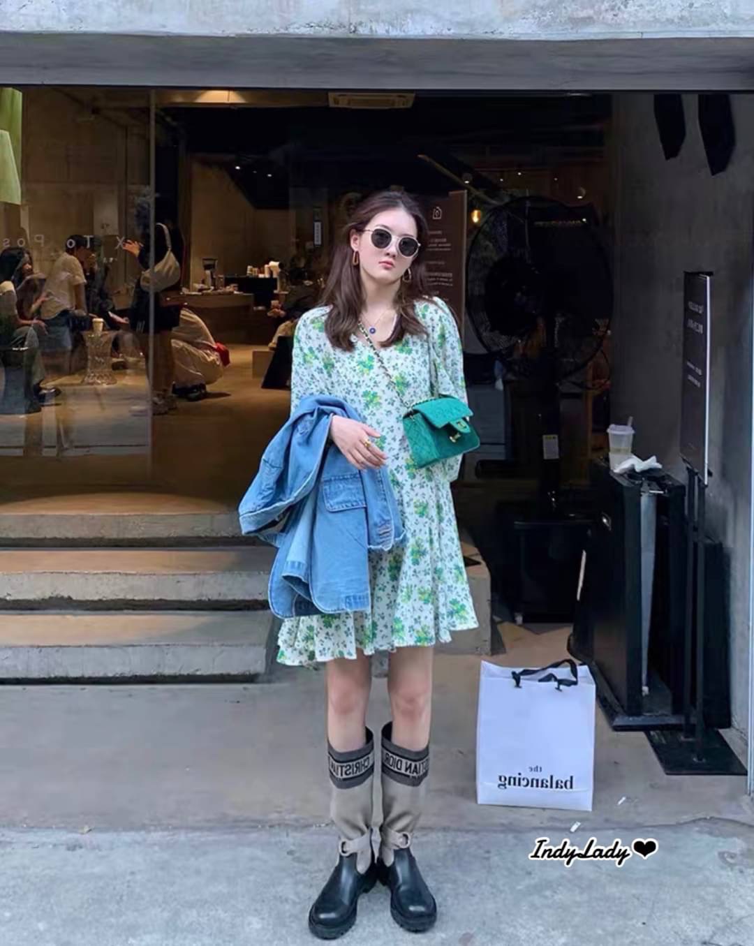 มินิเดรส แขนยาว คอวี