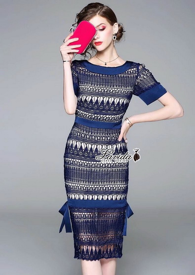 เดรสงานผ้าลูกไม้ทอลายสวยหรูโทนสีกรม