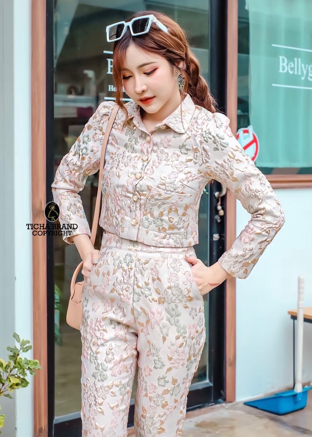เสื้อครอปคอปกแขนยาว