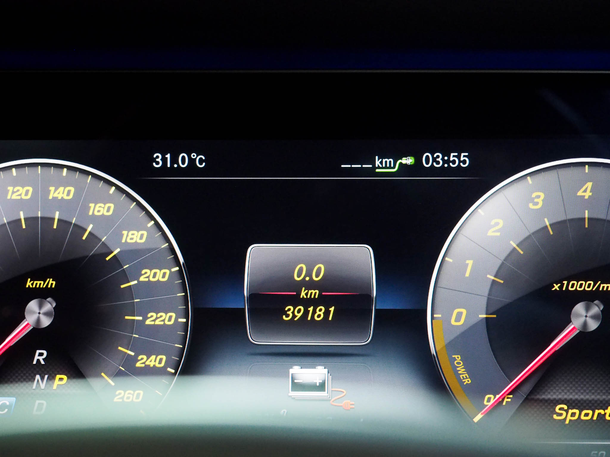 จองแล้ว E350e AMG Plug in Hybrid W213