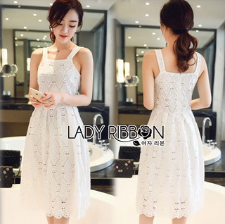 Lady Ribbon Online เสื้อผ้าออนไลน์ขายส่ง lady ribbon เสื้อผ้า LR07150816 🎀 Lady Ribbon's Made 🎀 Lady Samantha Sweet Feminine Laser-Cut Cotton Dress เดรสแขนกุดผ้าคอต