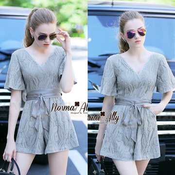 Lady Ribbon Online เสื้อผ้าออนไลน์ ขายส่ง normal ของแท้ NA09140716 🎉Normal Ally Present elegance Lace V-neck with belt summer jumpsuit