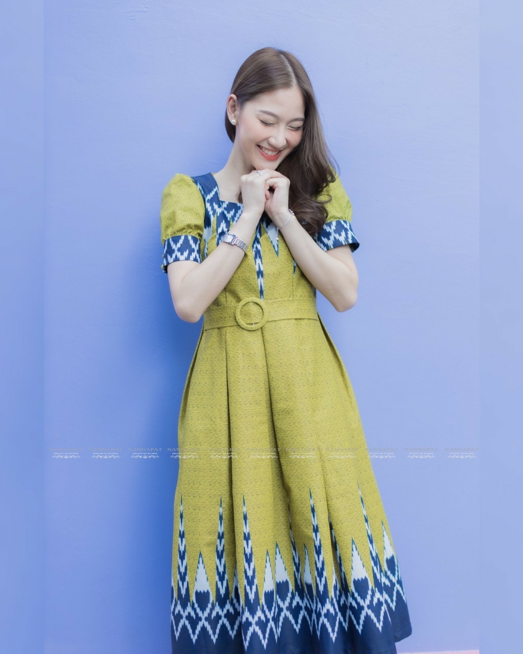 เดรสซิปหลัง แต่งเข็มขัด