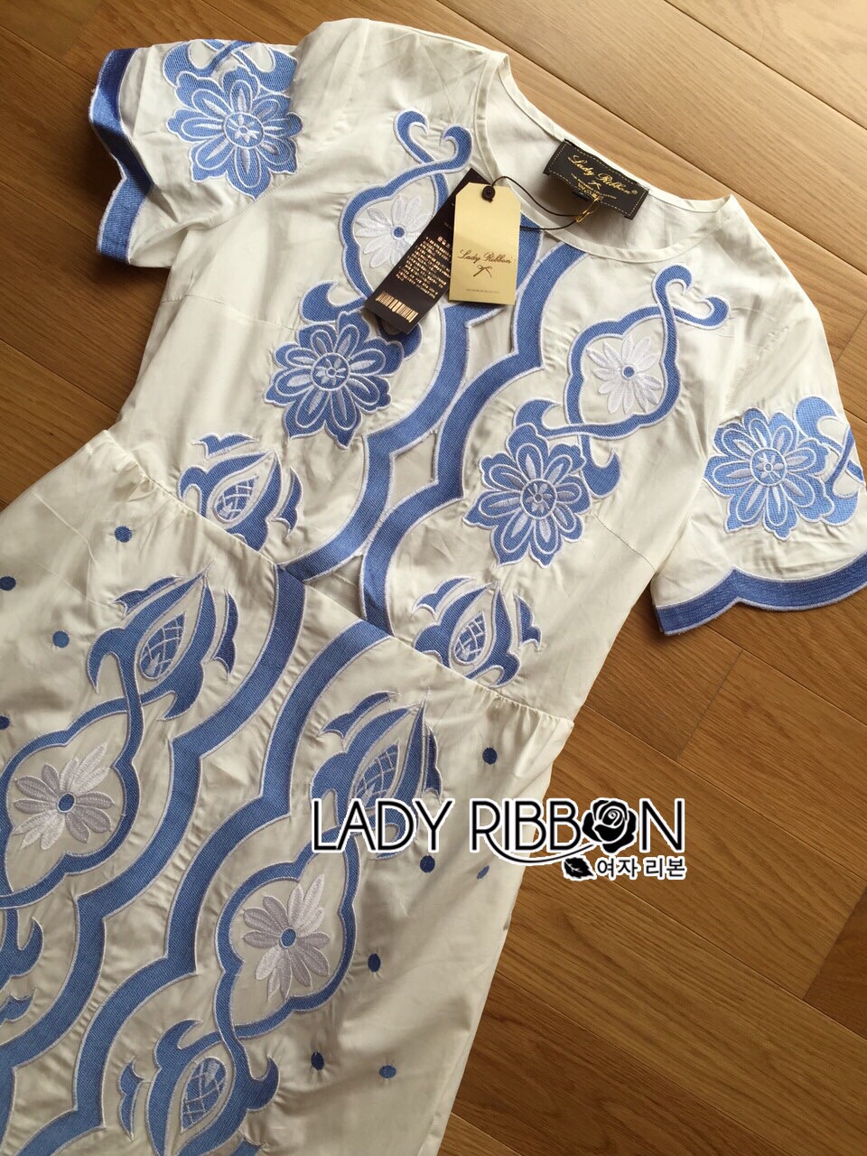 Lady Ribbon Online เสื้อผ้า Online LR10160616 🎀 Lady Ribbon's Made 🎀 Lady Natalie Summery Sweet Vintage Blue and White Dress