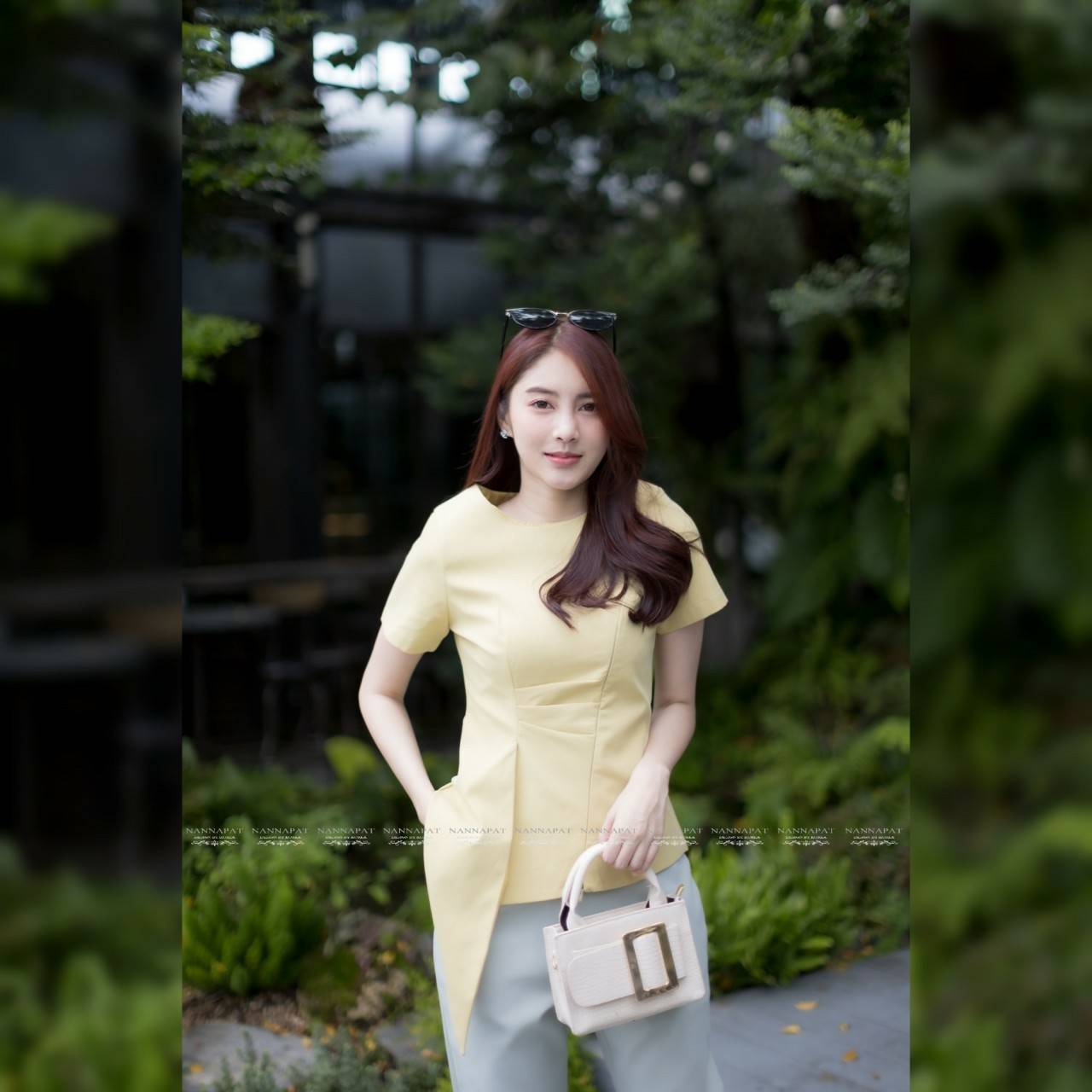 เสื้อเป็นซิปหน้านะคะ แต่งจับจีบตรงเอว