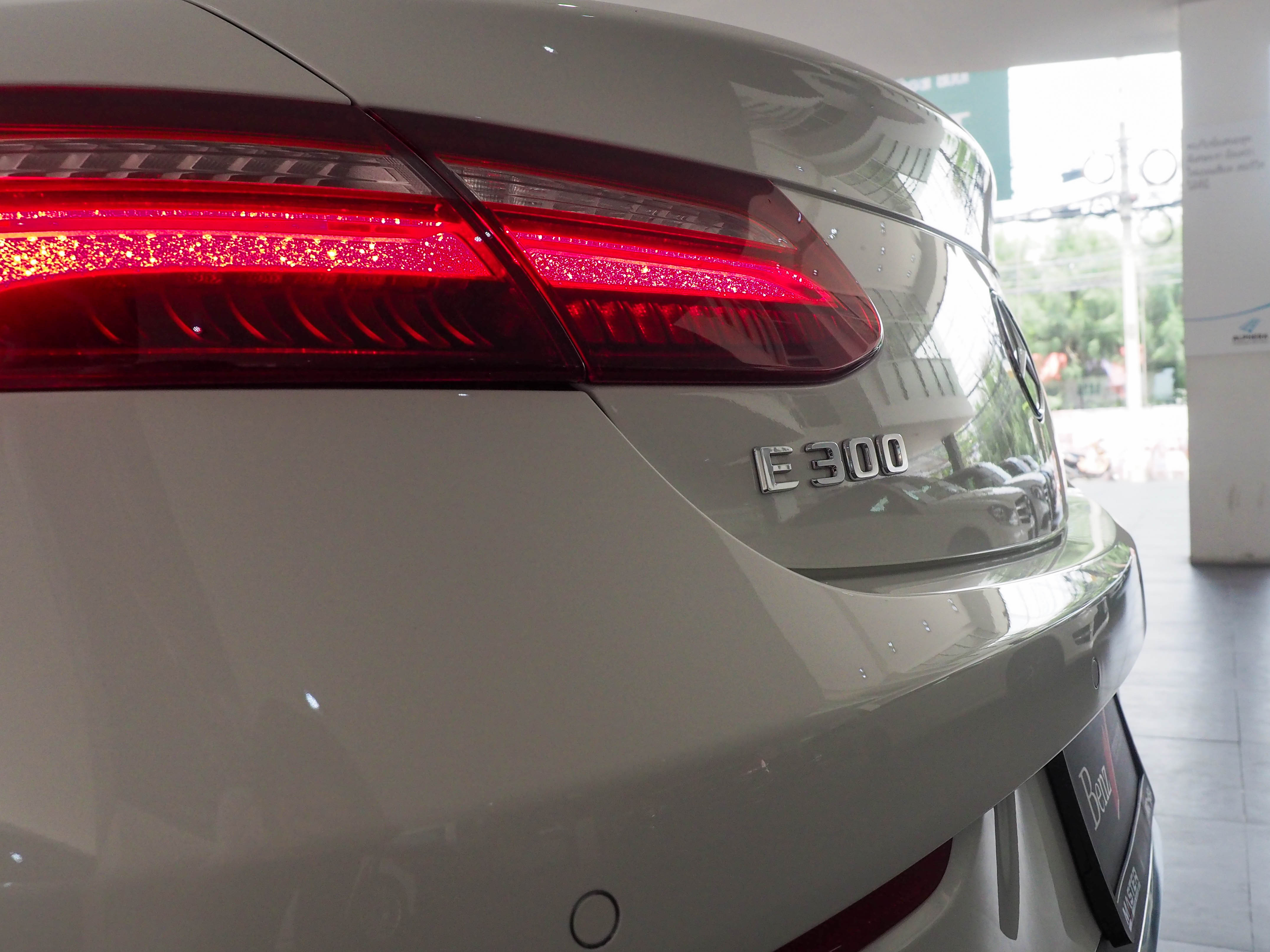 จองแล้ว E300 Coupe AMG W238