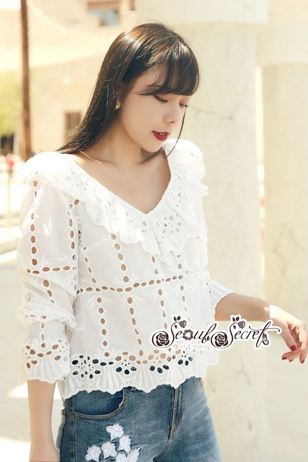 เสื้อทรงปล่อยพอดีตัวเเขนเสื้อทรงยาว