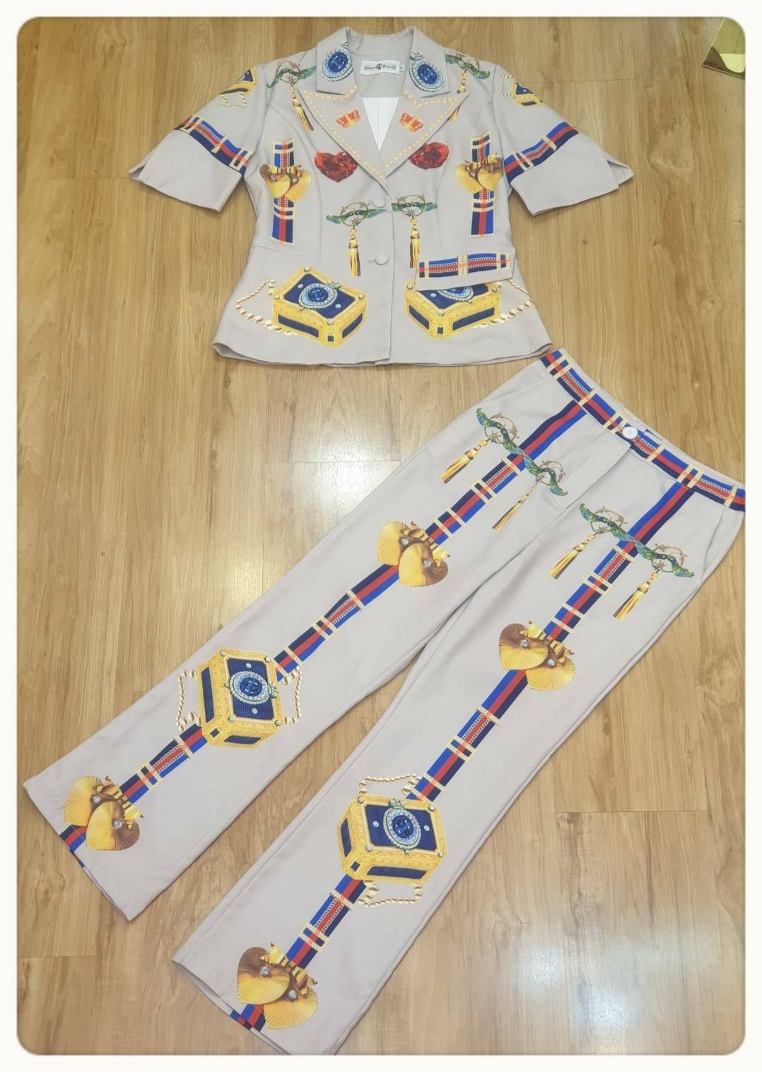 เสื้อสูทแขนสั้น กระดุมหน้า