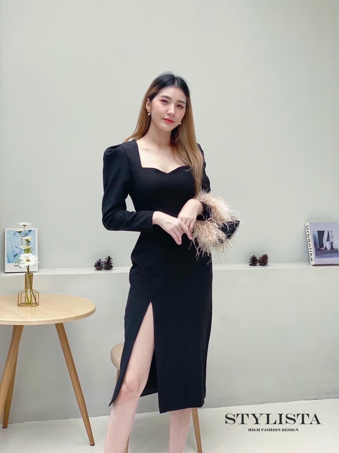 เดรสเเขนยาว ทรงพอดีตัว