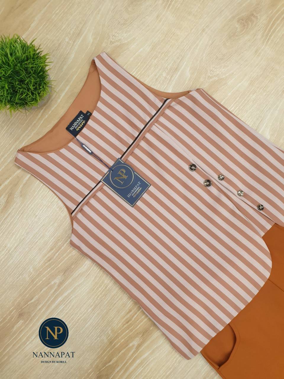 ตัวเสื้อเป็นซิปข้าง