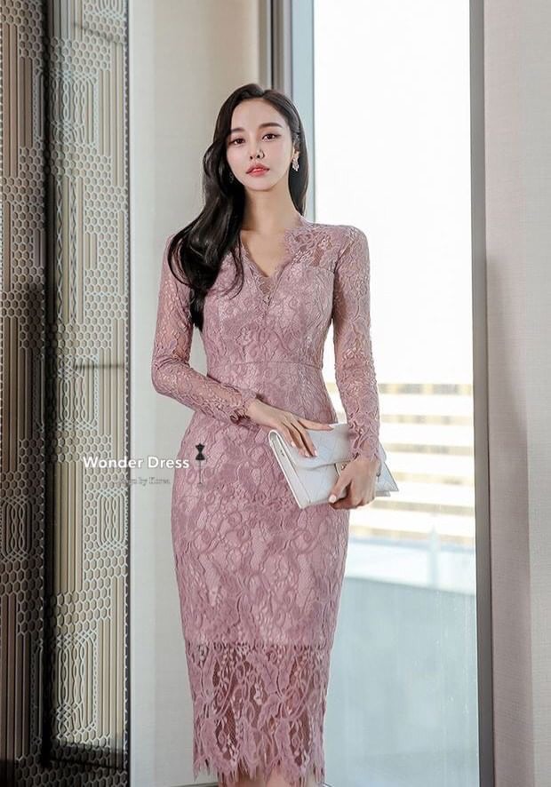 เดรสลูกไม้รุ่นใหม่ล่าสุดจร้า