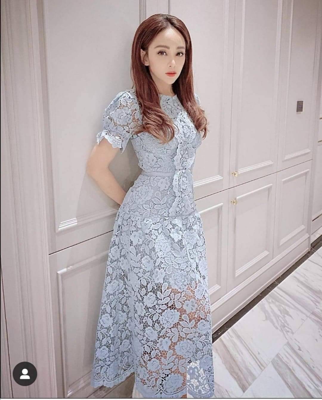 เดรสลูกไม้สีฟ้า ผ้าลายลูกไม้สวย