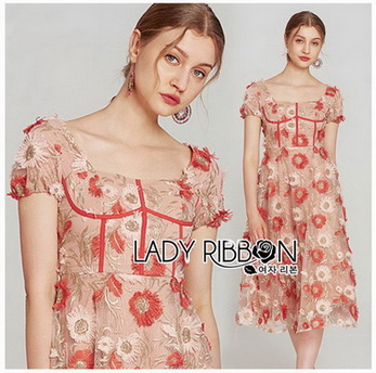 Lace Dress เดรสผ้าลูกไม้ทอลายดอกเดซี่สีพีช