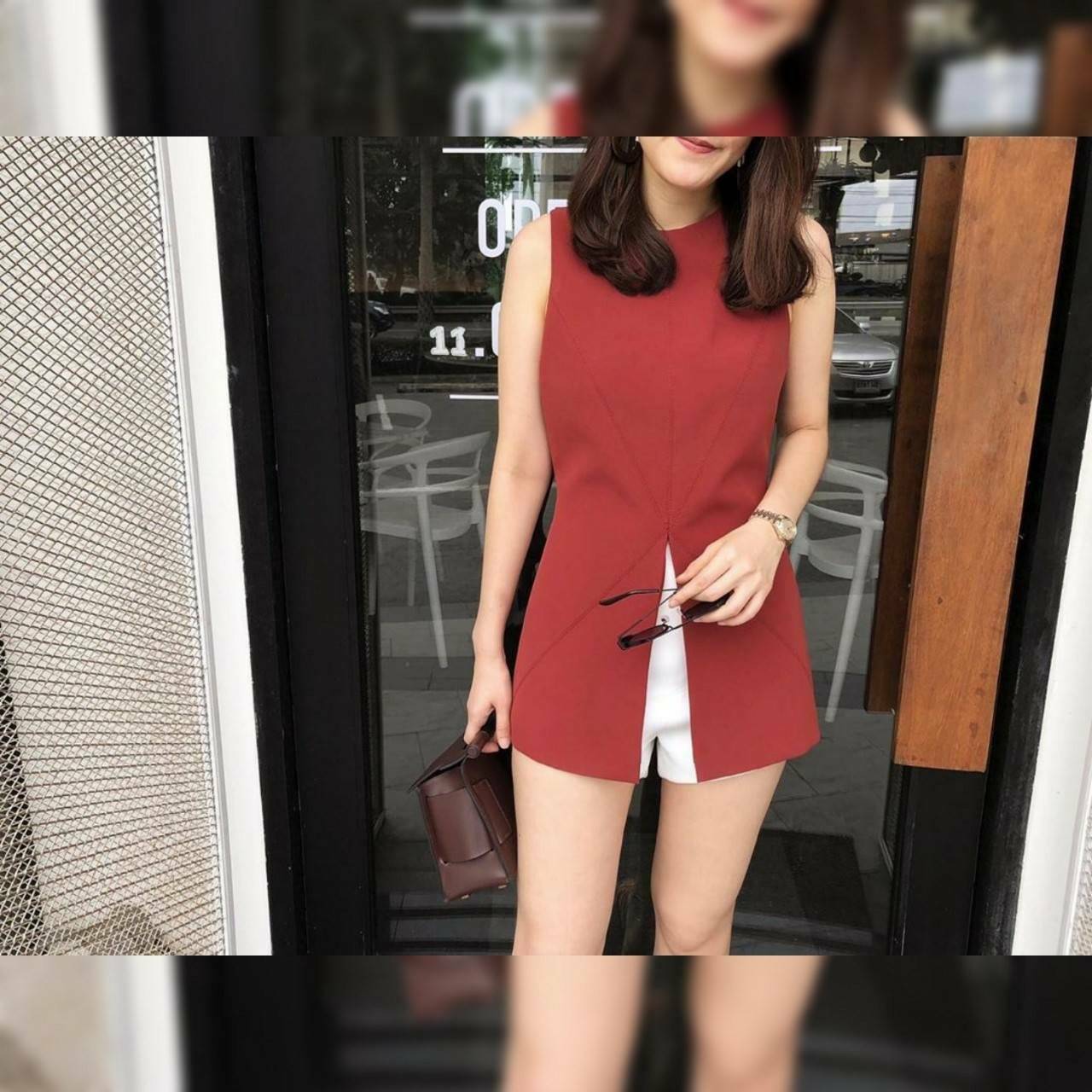 เสื้อแขนกุดพร้อมกางเกง