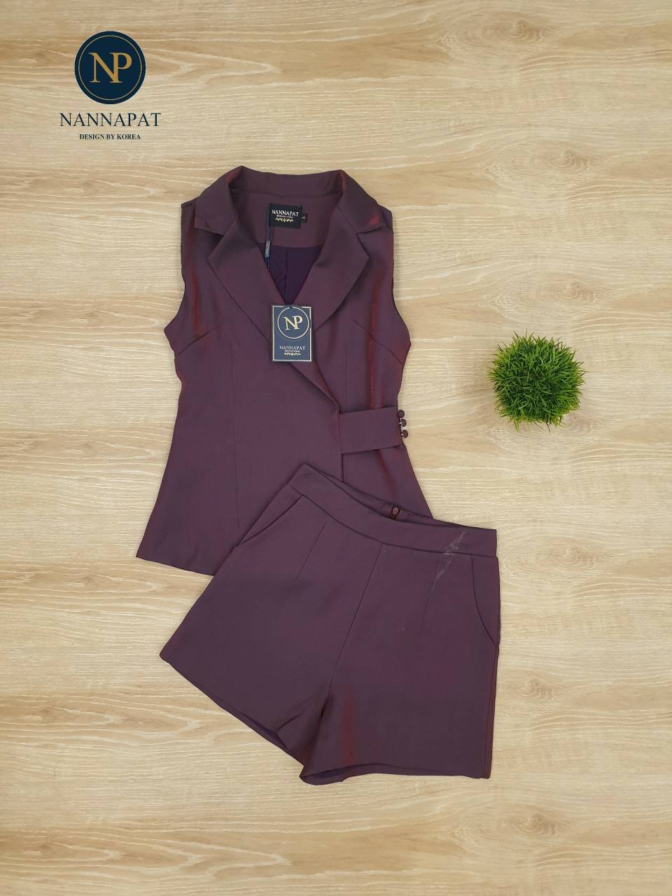 เสื้อกระดุมข้าง กางเกงมีกระเป๋าข้าง