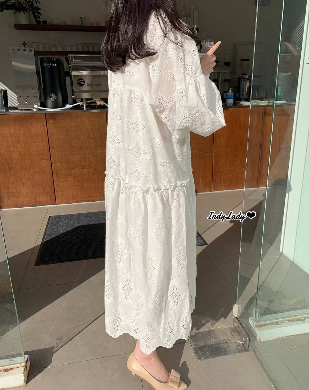 Dress คอวี งานลูกไม้ สีขาว