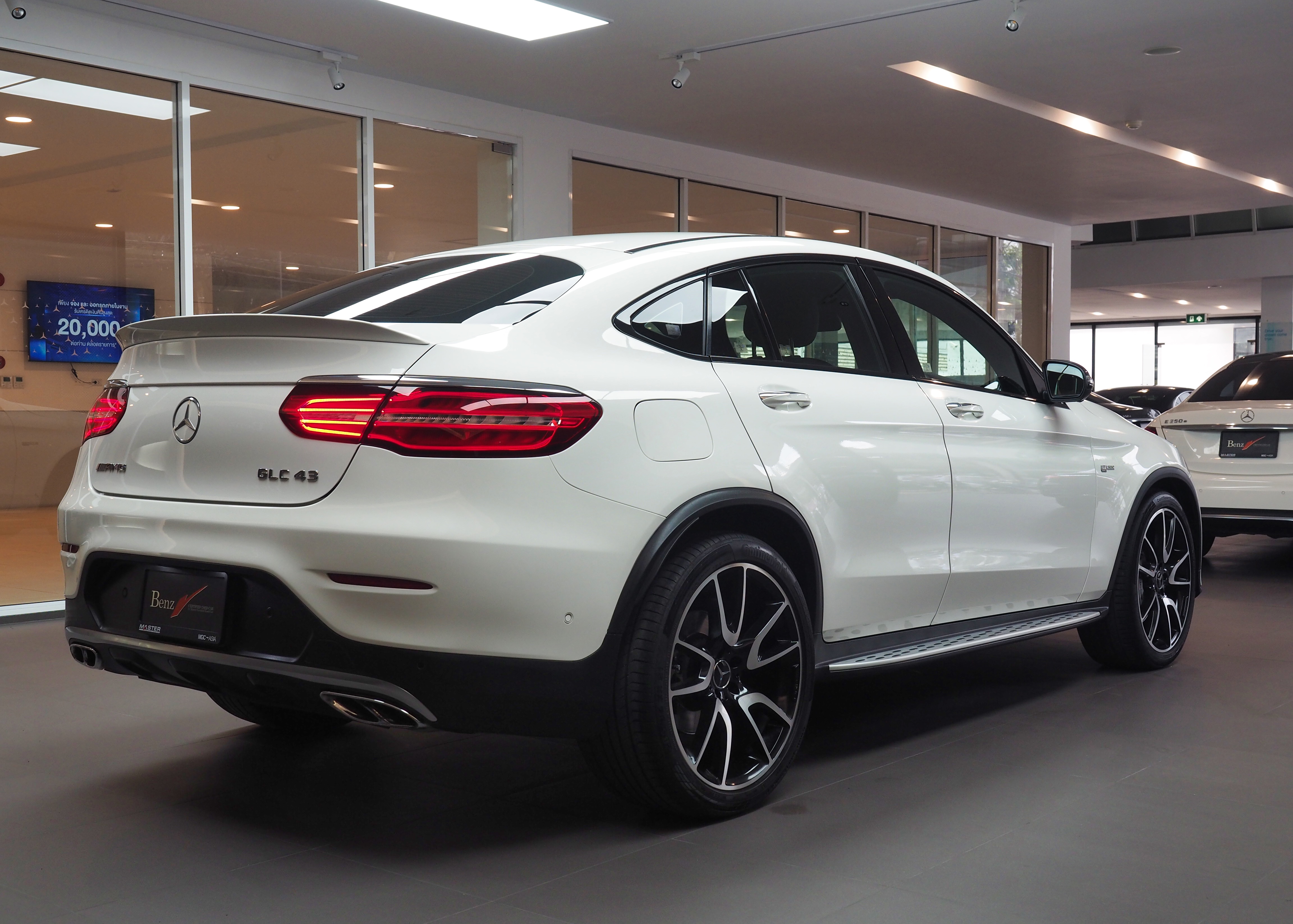 จองแล้ว GLC43 AMG Coupe 4Matic W253