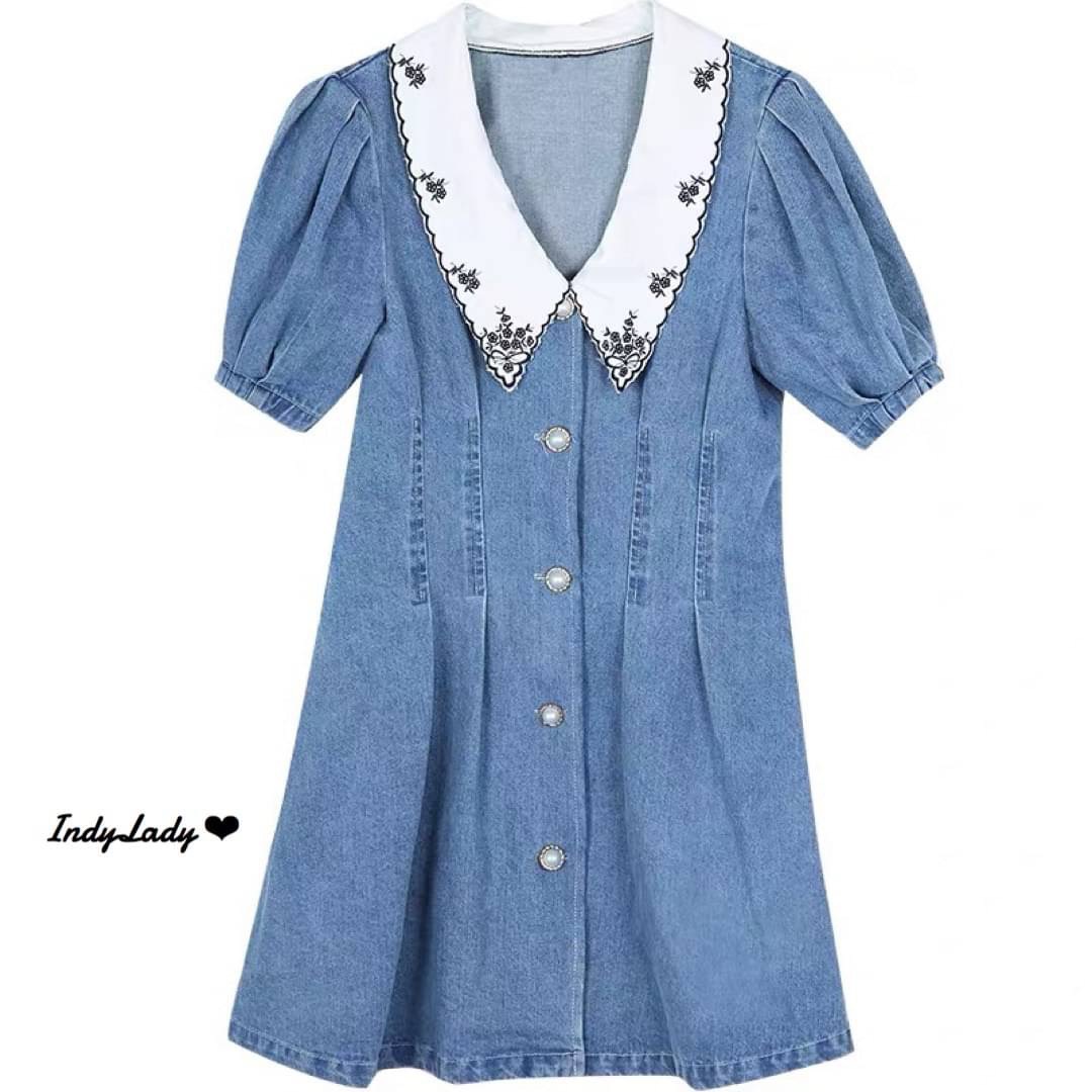 Mini dress เนื้อผ้ายีนส์ คอปกสีขาว