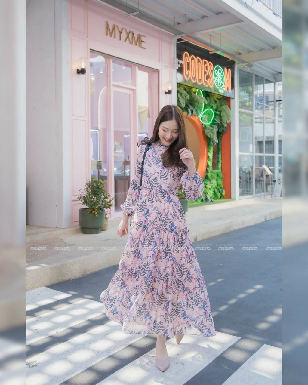 เดรสยาวซิปหลัง แขนยาวพองๆน่ารัก