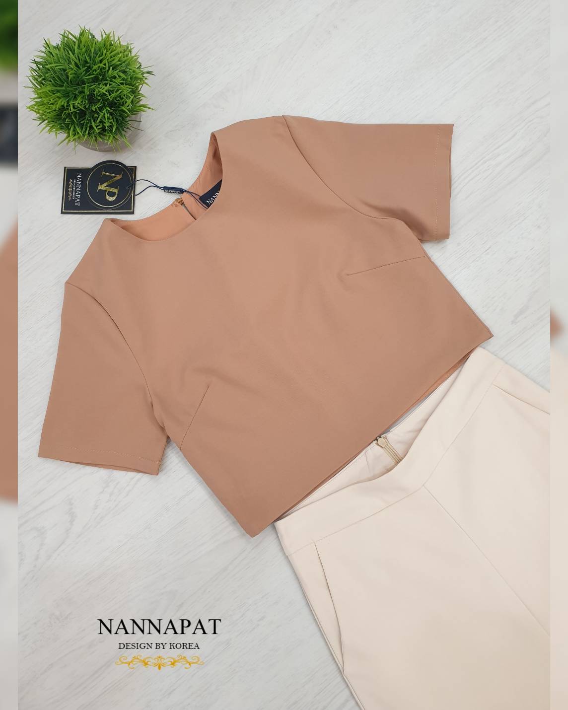 คัทติ้งเป๊ะ เสื้อซิปหลัง กางเกงทรีโทน