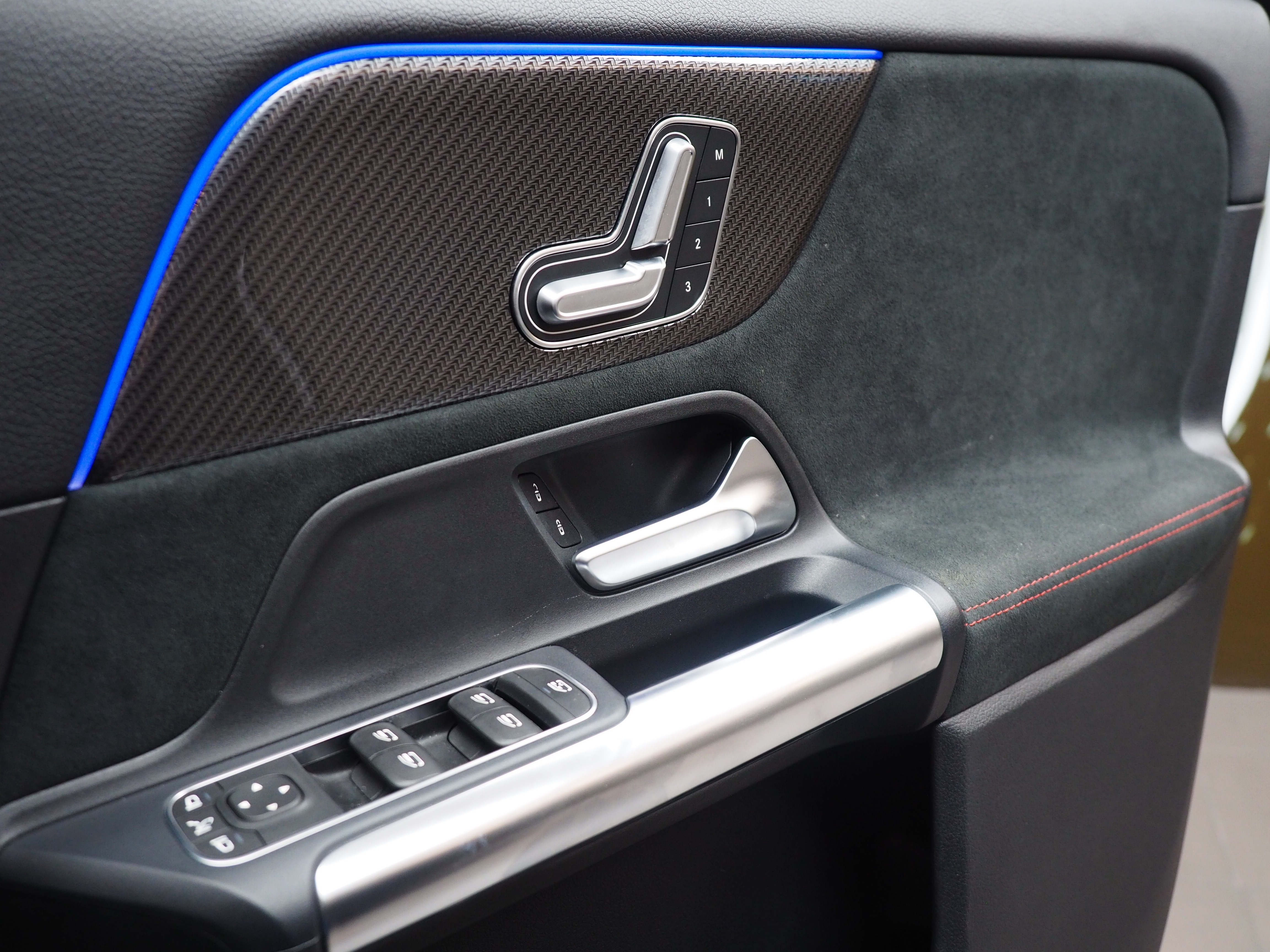 จองแล้ว GLA200 AMG Dynamic W247