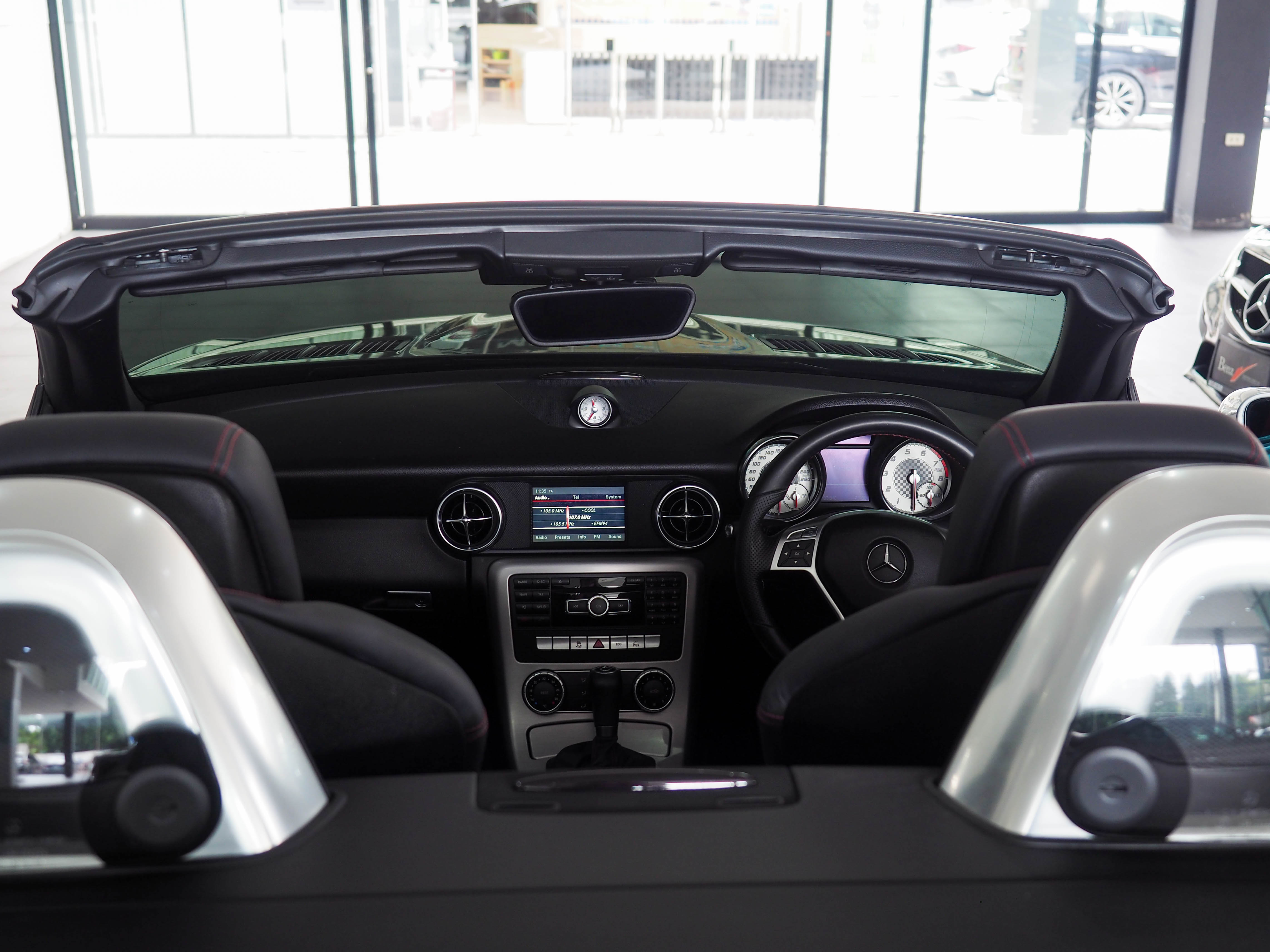 จองแล้ว SLK200 R172