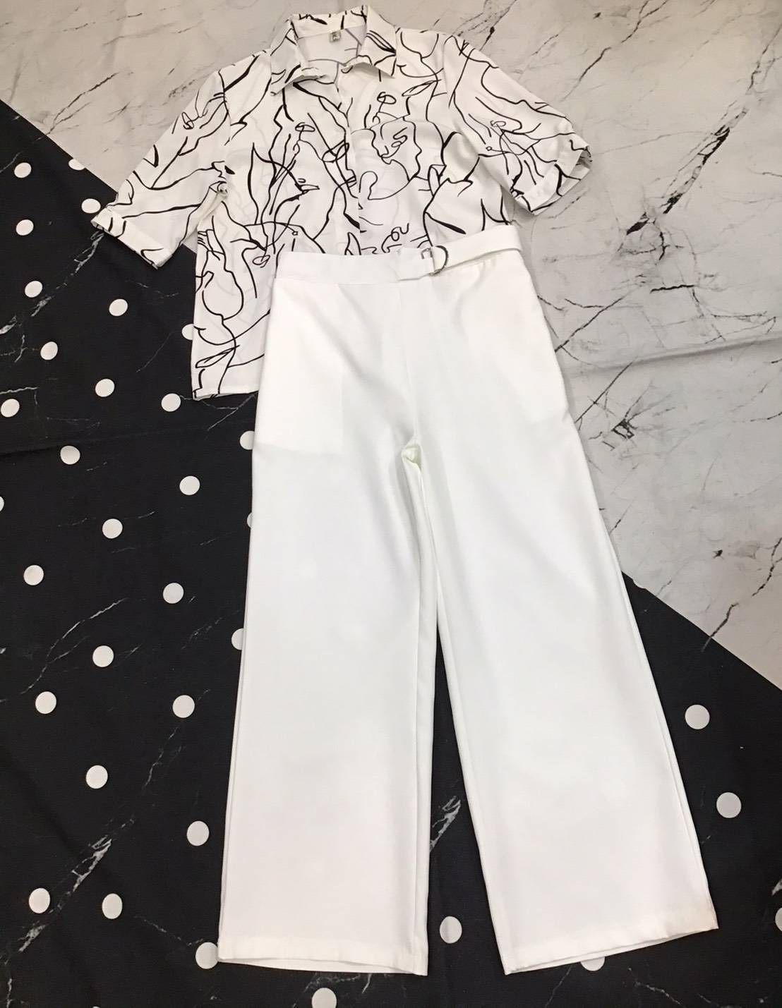 เซทเสื้อกับกางเกง